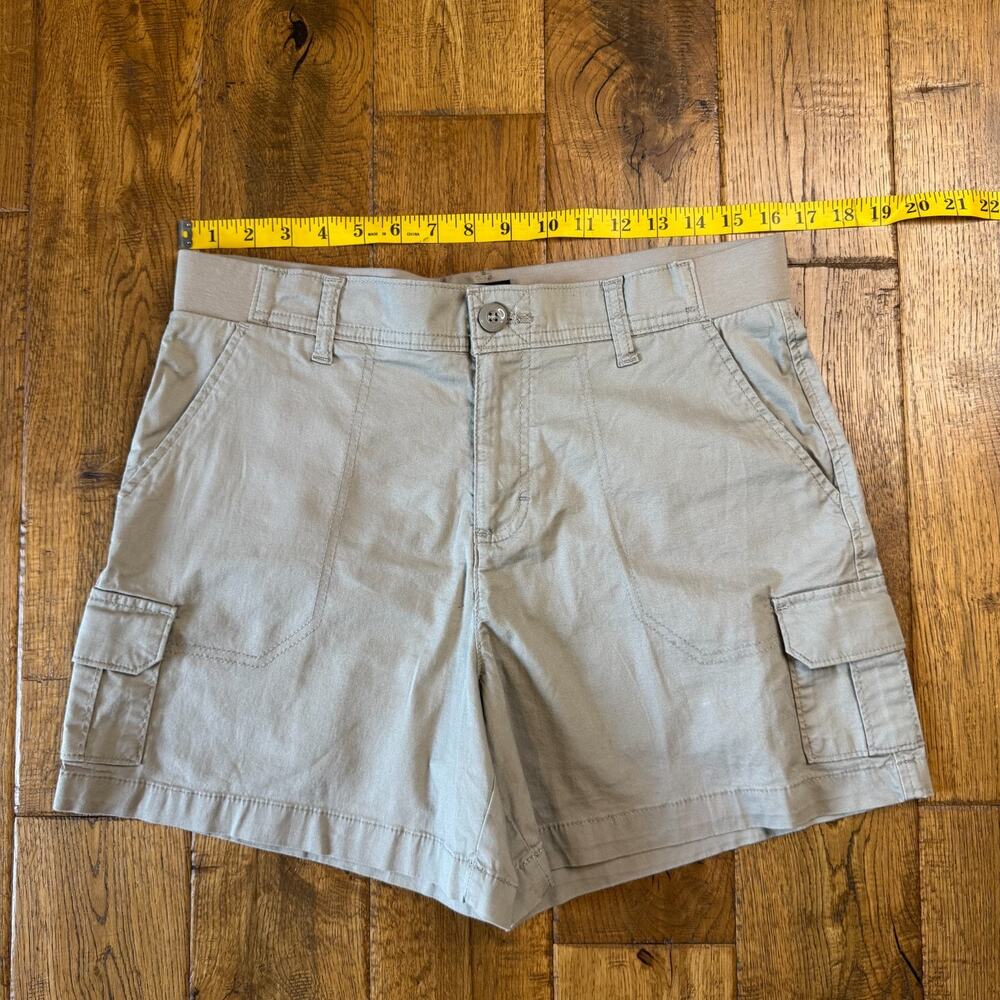 Lee Womens Chino Shorts Stretch Cargo Pocket Flat Front Size 12 M Khaki - Picture 3 of 7